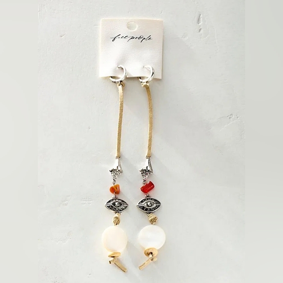 Free People Treasure Dangles/Mother of Pearl - Picture 2 of 9